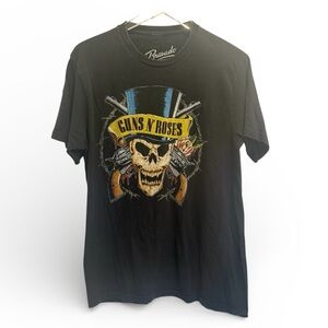BRAVADO Guns and Roses Skeleton and Bullets Skull Graphic Band Tee Black Medium